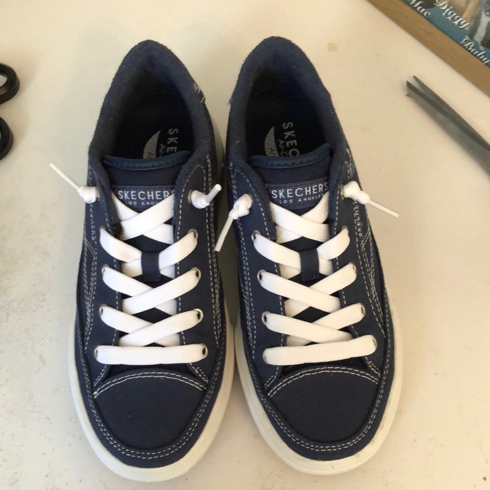 Skechers Air Cooled Arch Fit slip on sneakers. Size 6.5 New/tags